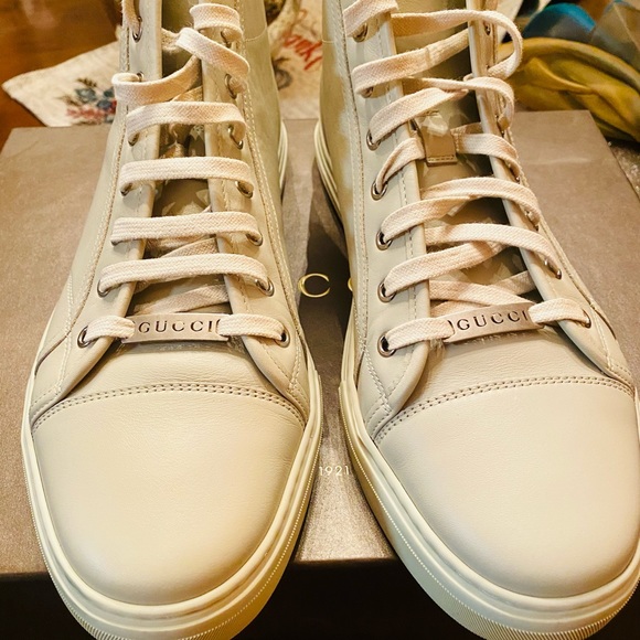 Beige Gucci Sneakers - Picture 2 of 5